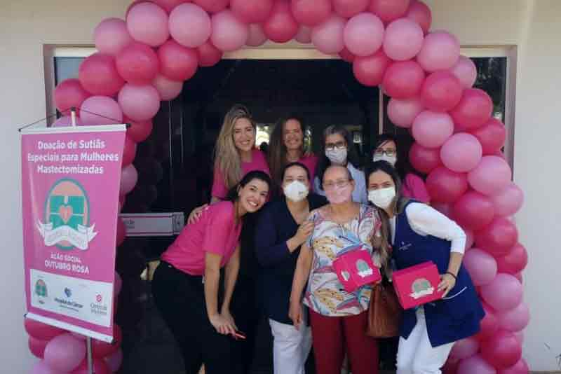 Empresa de lingerie doa sutiãs especiais para pacientes com câncer de mama