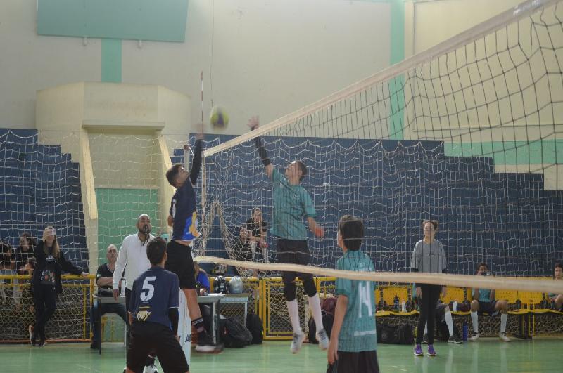 Franca recebe inscrições para campeonatos gratuitos de vôlei e futsal até sexta-feira, 16