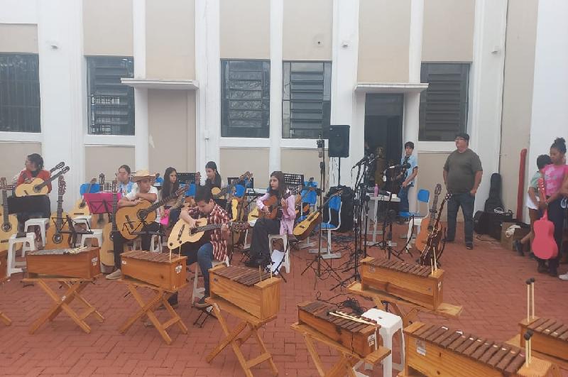 Casa da Cultura de Franca recebe apresentação gratuita de Festa Junina do EMIM