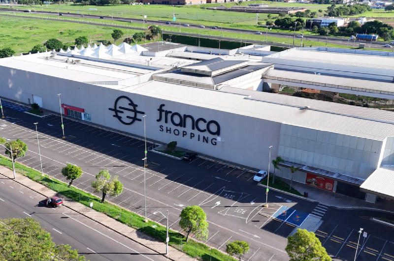 Sebrae-SP encerra Semana do MEI com loja colaborativa no Franca Shopping